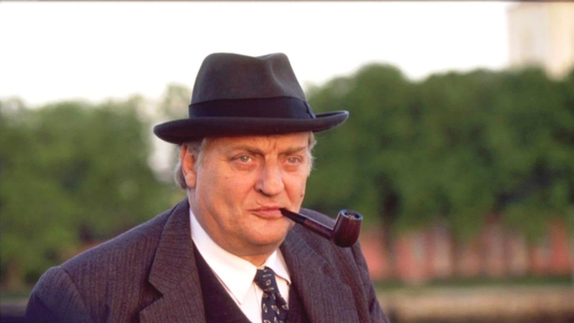Maigret and the Burglar's Wife
